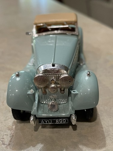 Scale diecast model - 1/43,