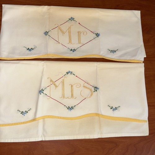 Vtg mrs embroidered formal - mr,