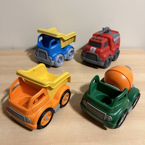 Lot green toys - lot,