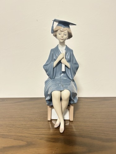 Lladro girl graduate 5199 - lladro,