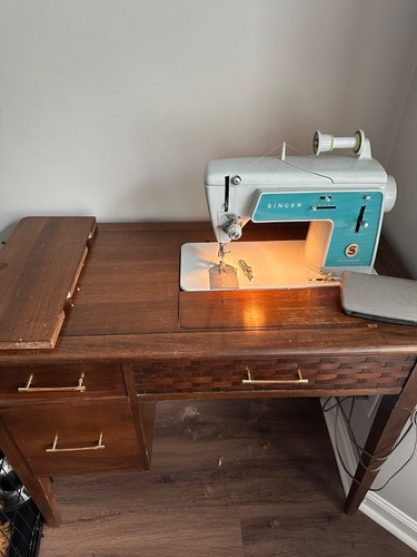 Vintage singer sewing machine - singer,