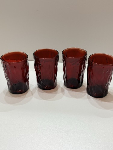 Vintage crinkle ruby red - red, flat