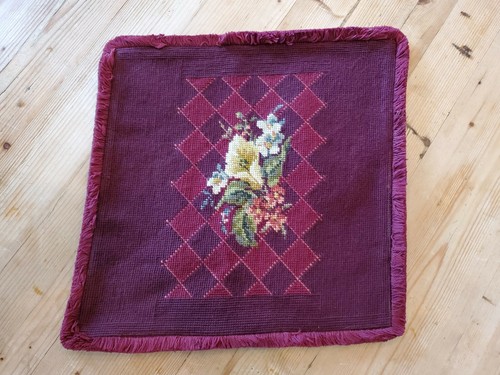 Vtg needlepoint complete - vtg,